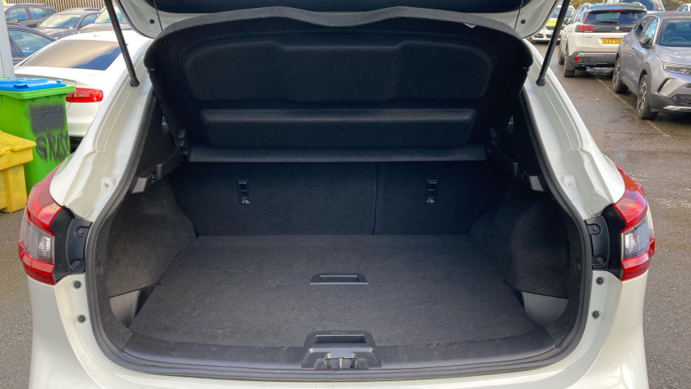 Nissan Qashqai 1.2 DiG-T N-Connecta 5dr Petrol Hatchback